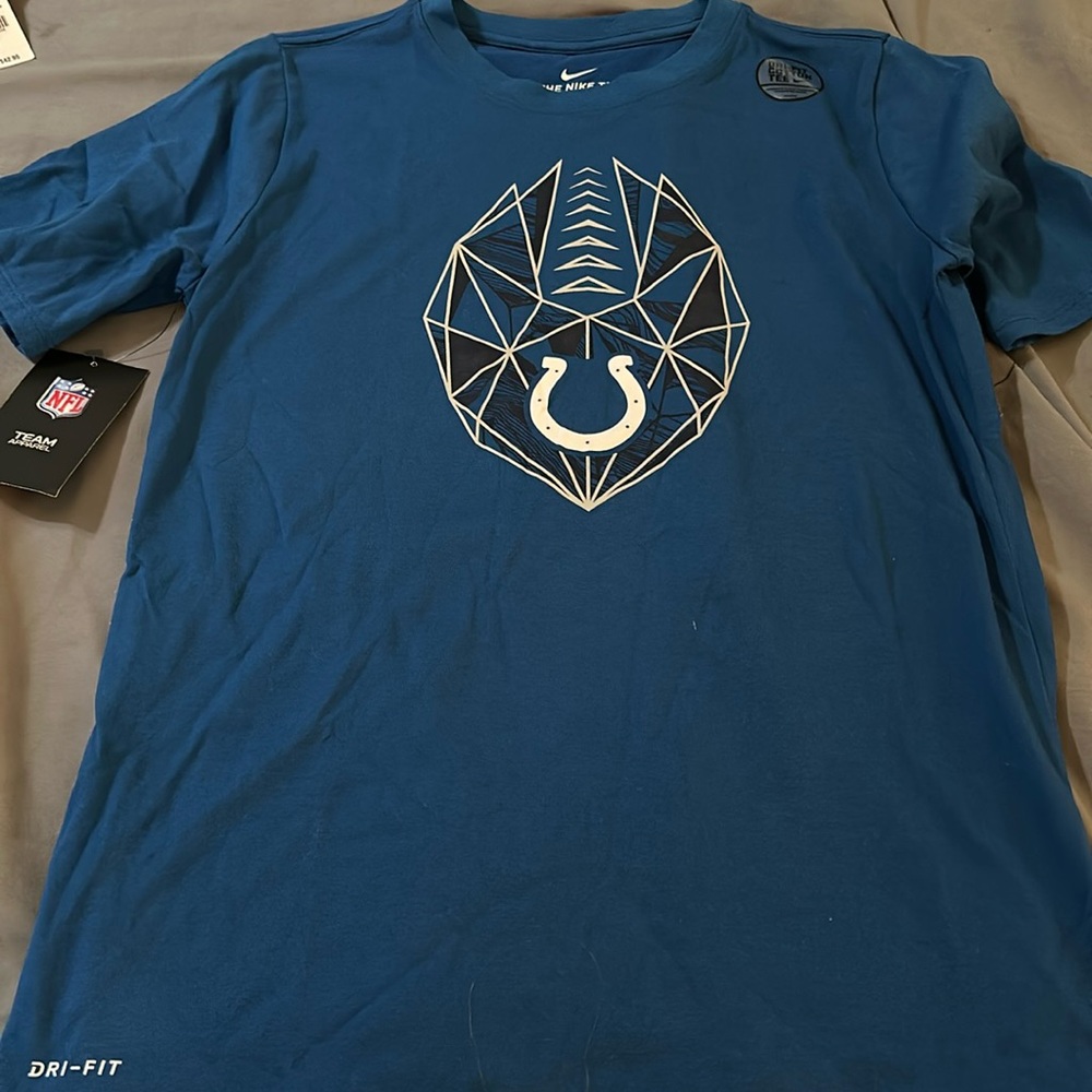 Colts youth large Nike Tee